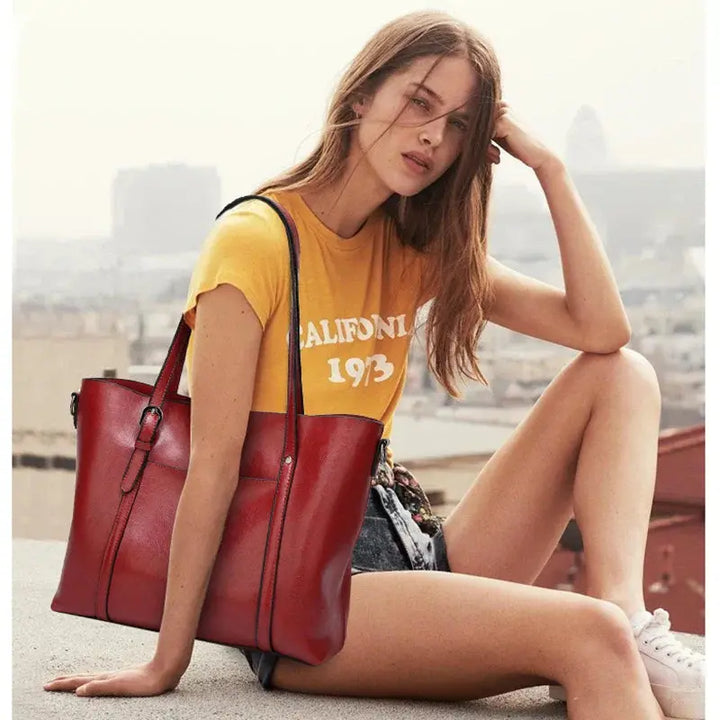Kelleys Stilvolle Raffinesse | Exquisite Lederhandtasche