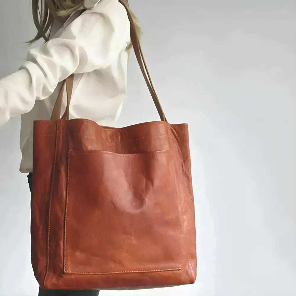 Lorena’s Contemporary Elegance | Stylish Bag